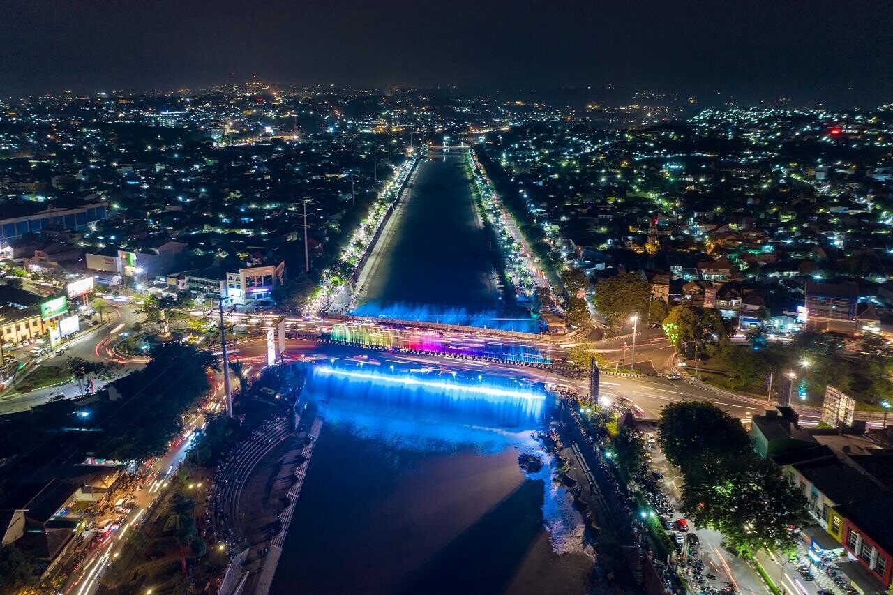semarang bridge fountain